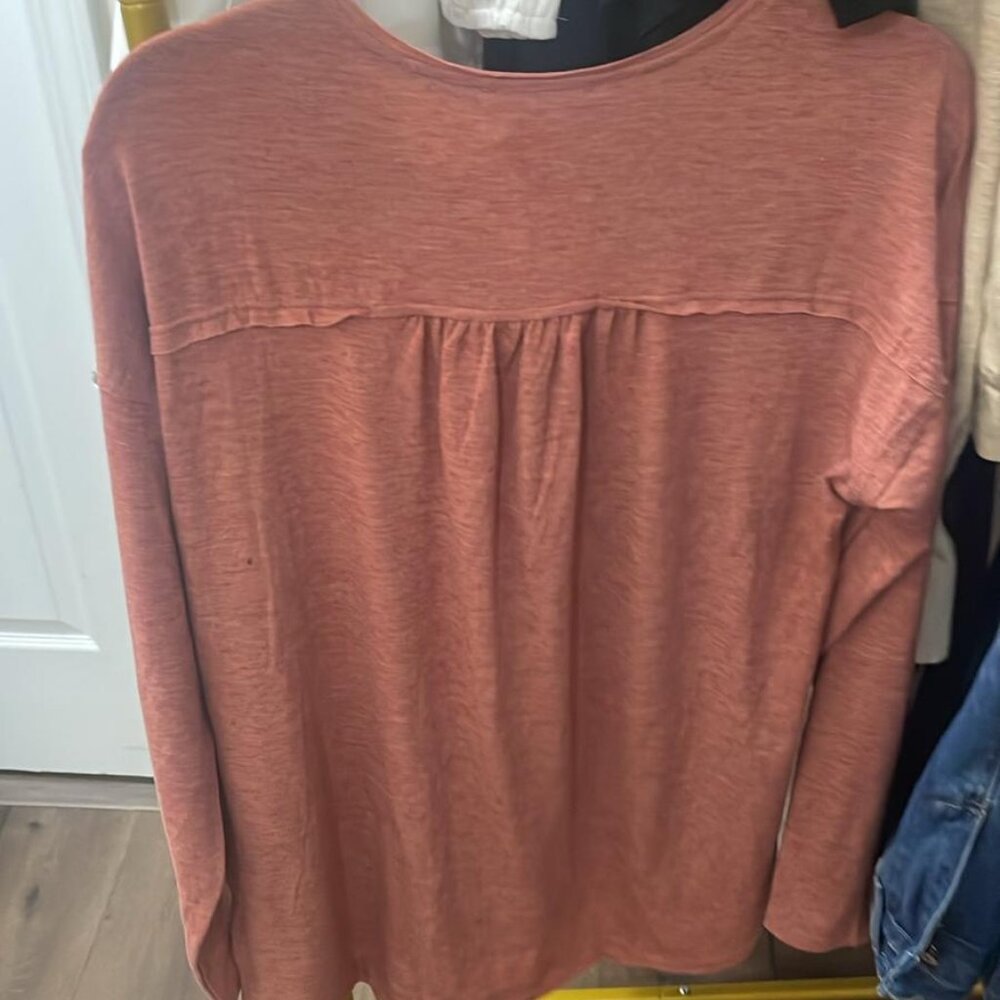 New In Dusty Rose Henley Top - Size Small - Picture 2 of 6